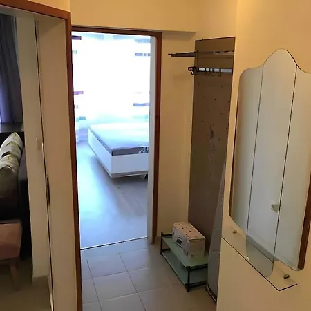 Apartment Hot Cosy And Spacious Flat Near Sea Garden