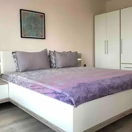 Hot Cosy And Spacious Flat Near Sea Garden